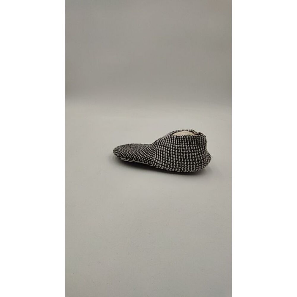 Quince Women Fleece Lined Gripper Slippers Gray Shoes One Size